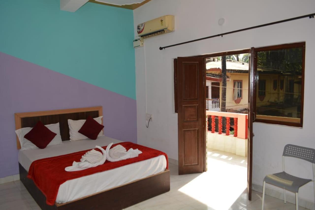 Esther Guest House Calangute Værelse billede