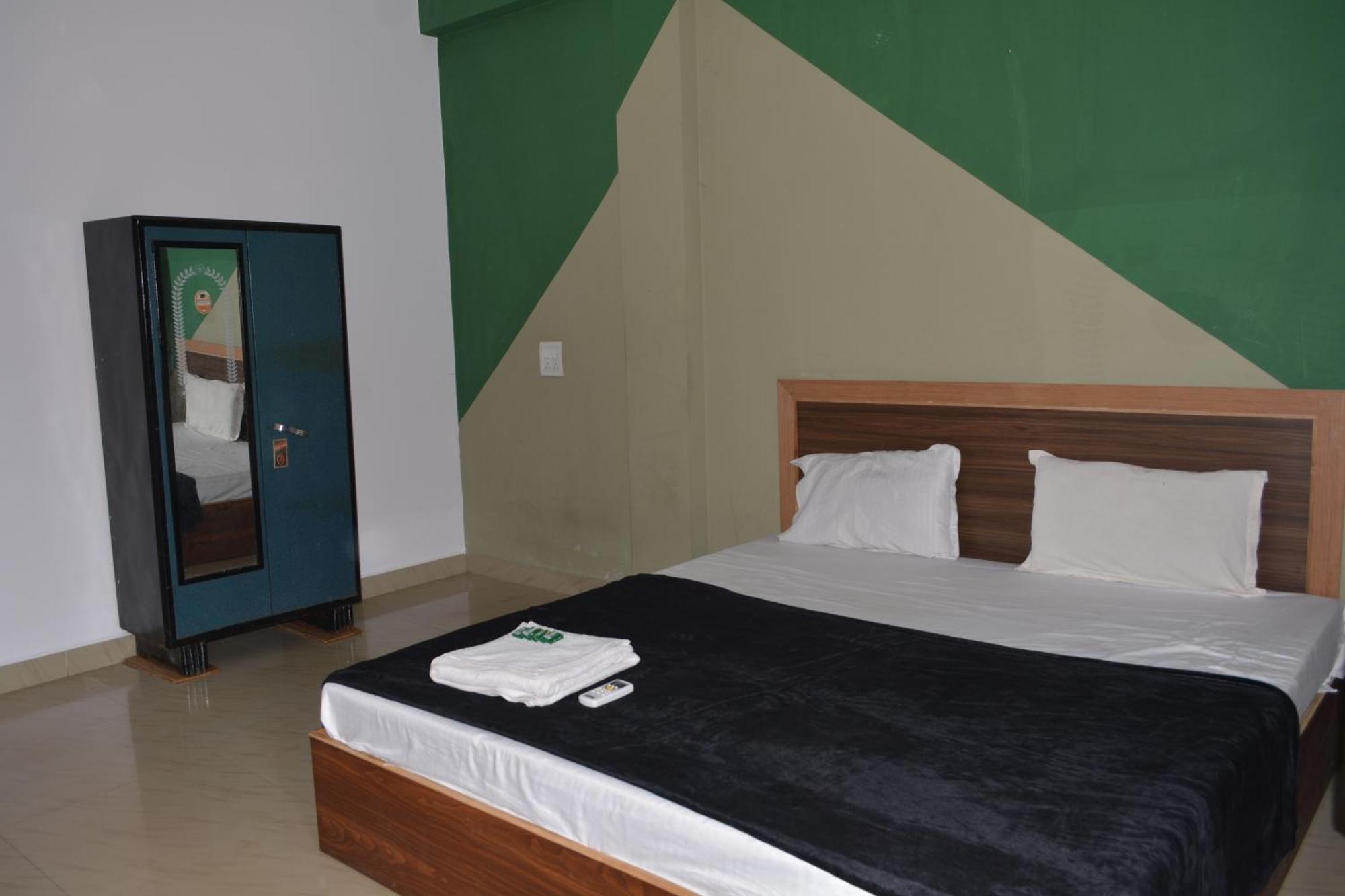 Esther Guest House Calangute Værelse billede