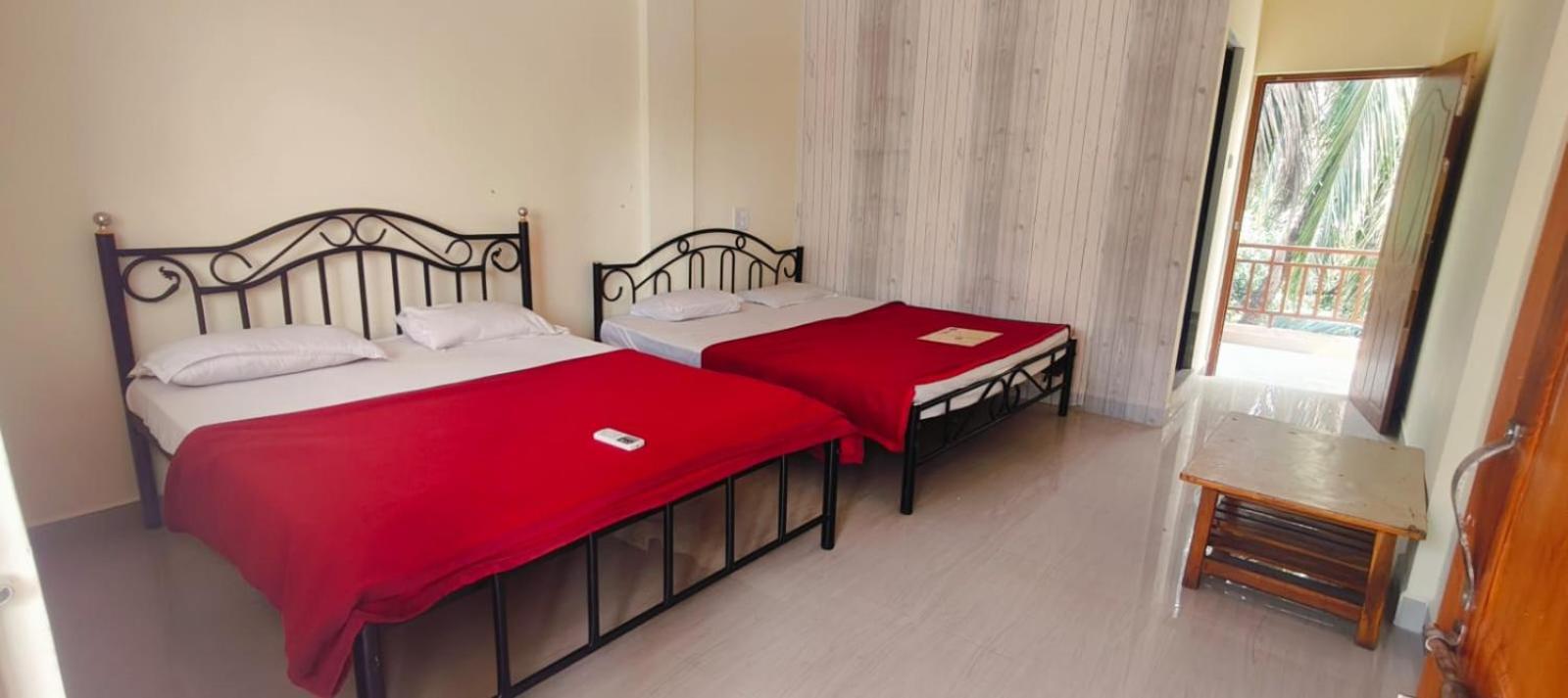 Esther Guest House Calangute Værelse billede