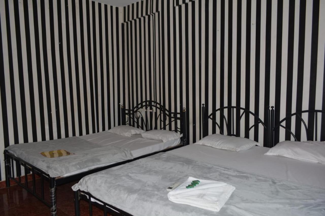 Esther Guest House Calangute Værelse billede