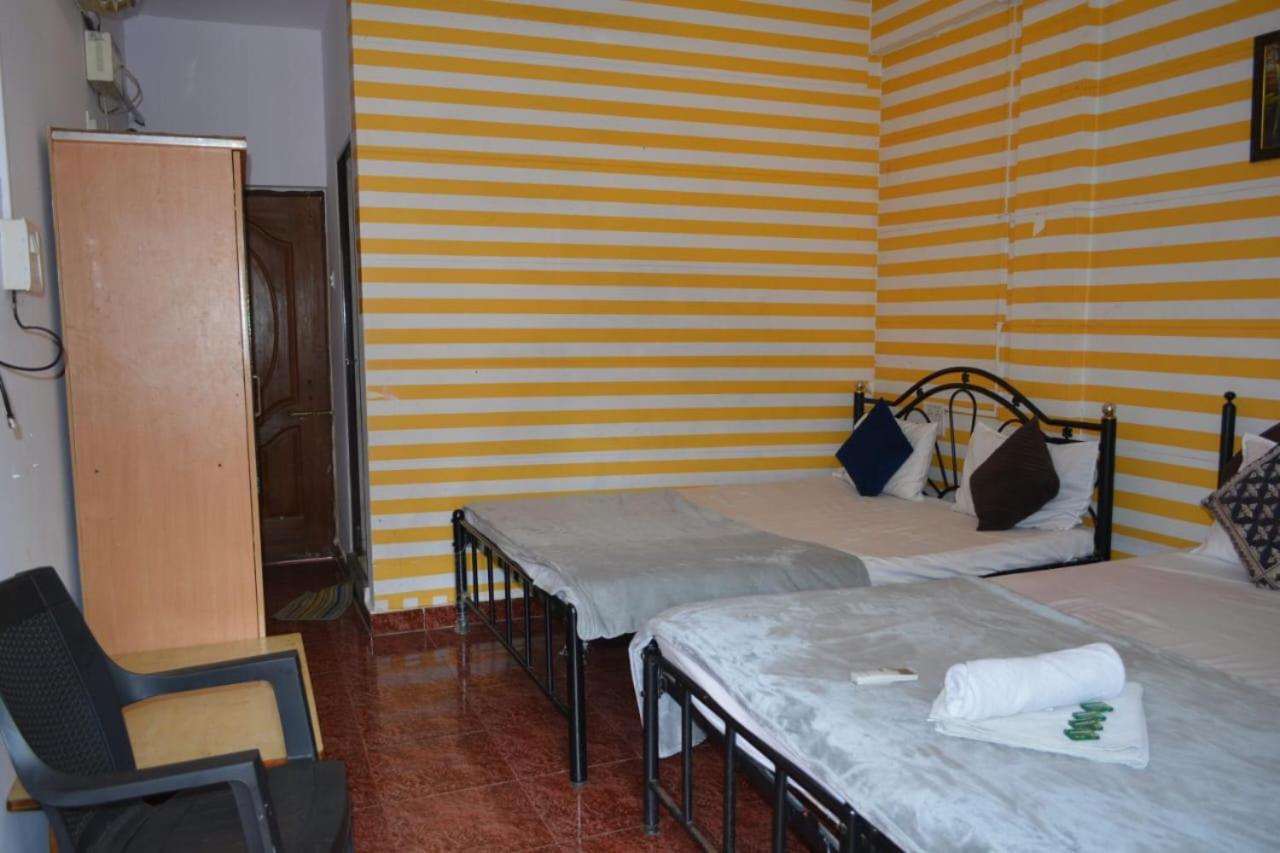 Esther Guest House Calangute Værelse billede